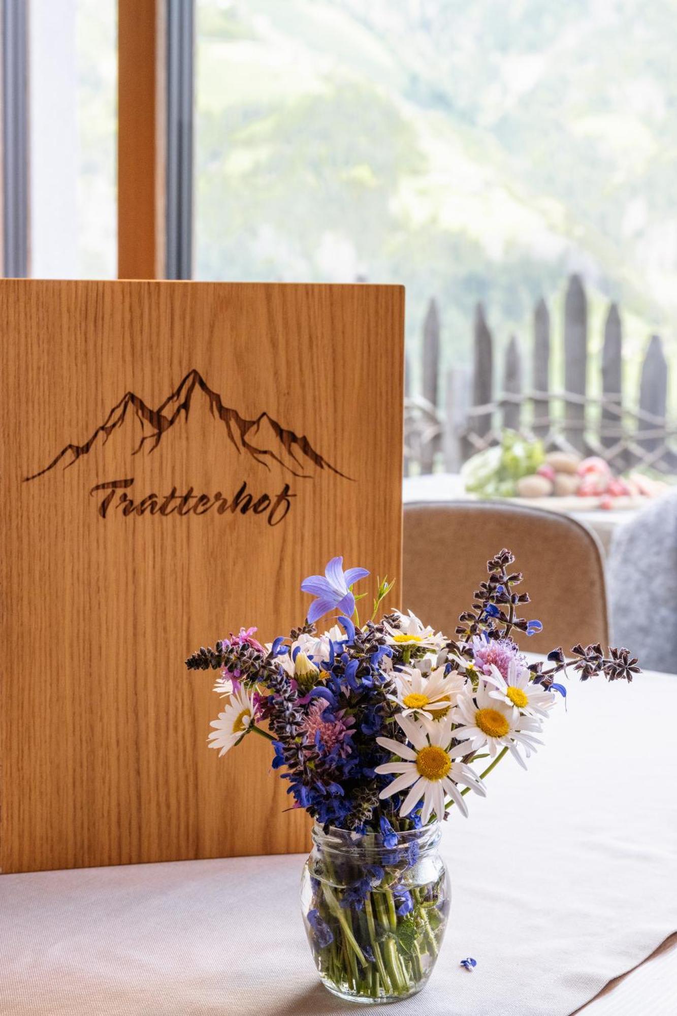 Tratterhof Apartments Vallarga Eksteriør billede