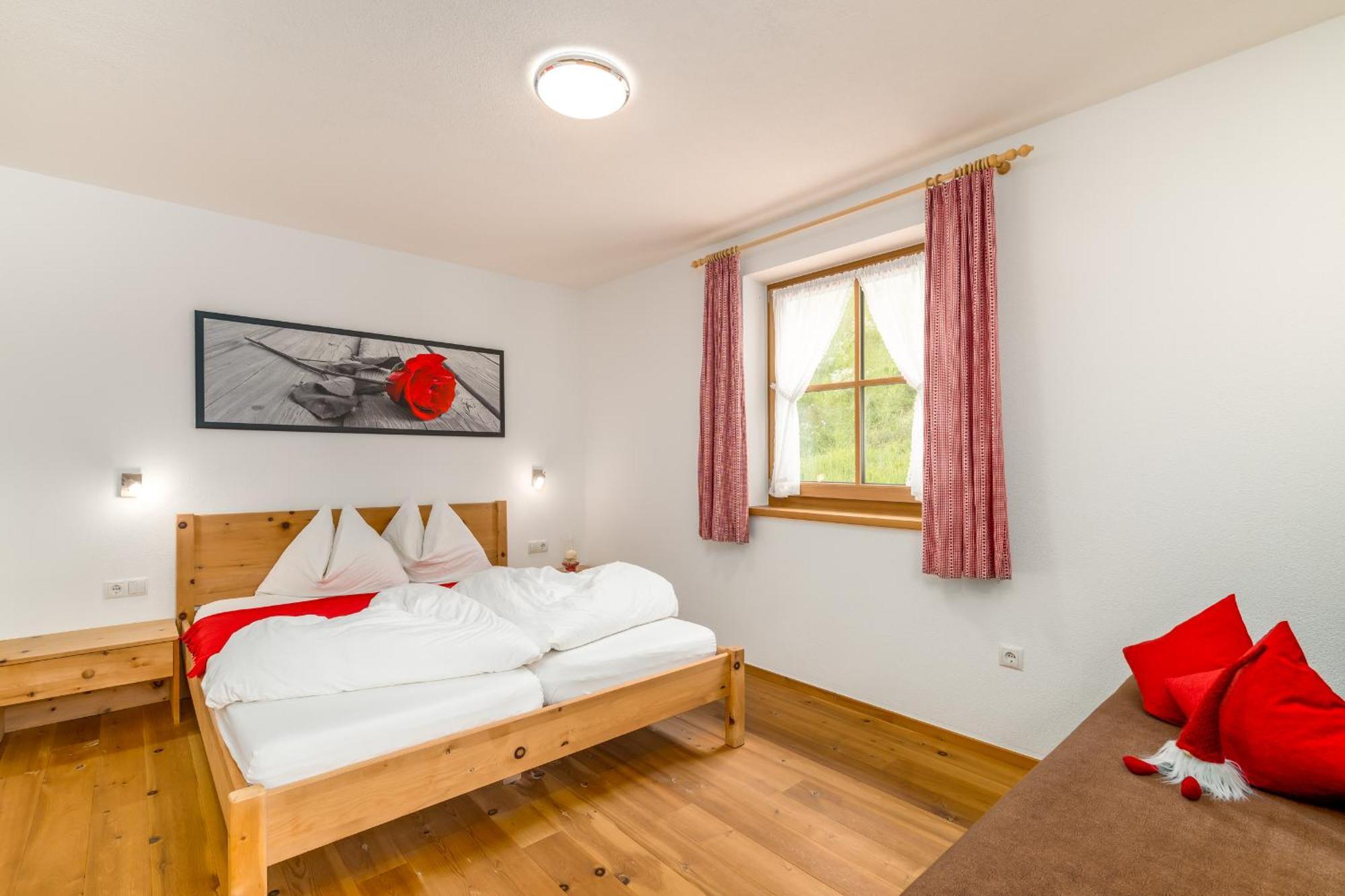 Tratterhof Apartments Vallarga Eksteriør billede